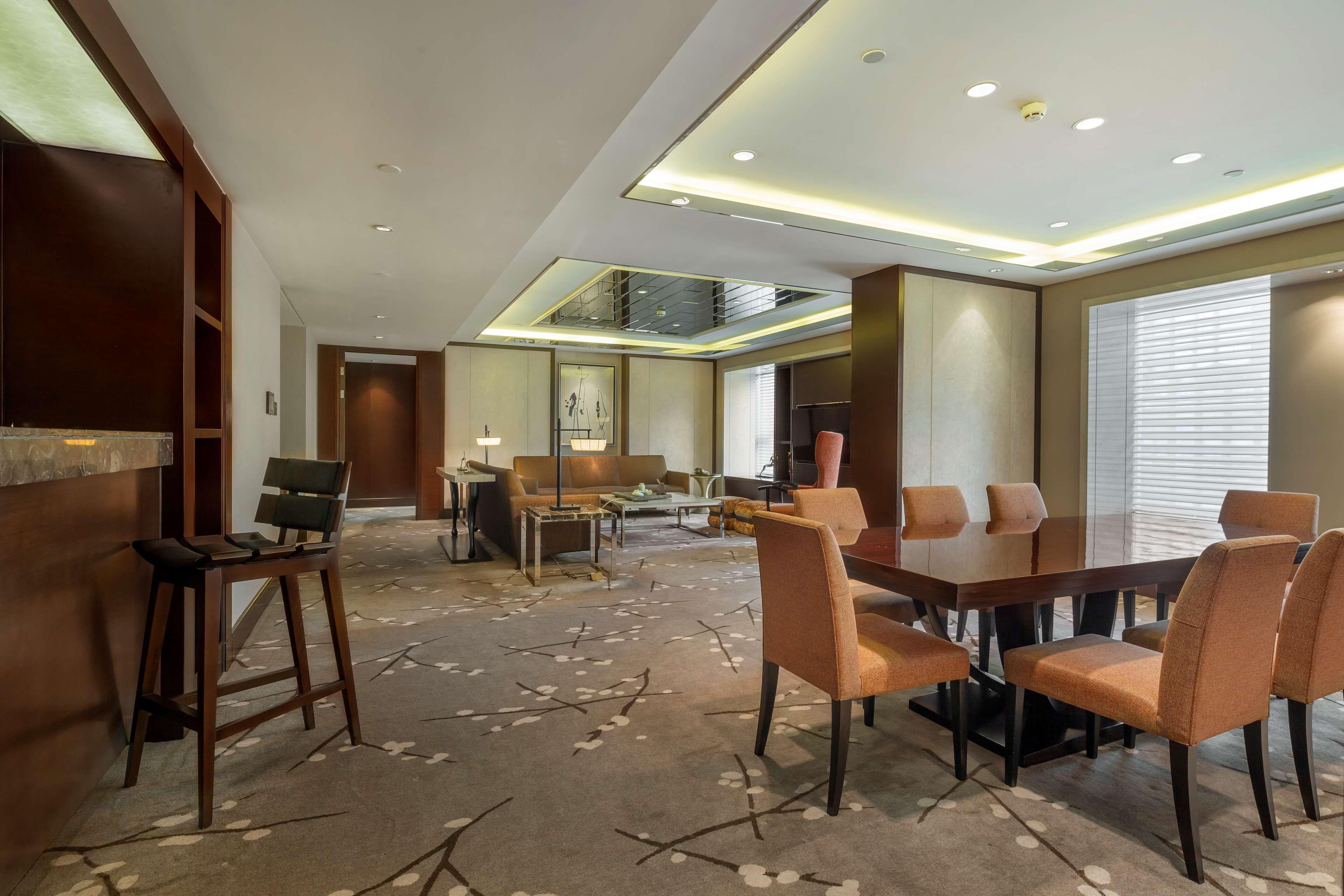 Hotel Doubletree By Hilton Chongqing - Guanyinqiao Railway Station Extérieur photo